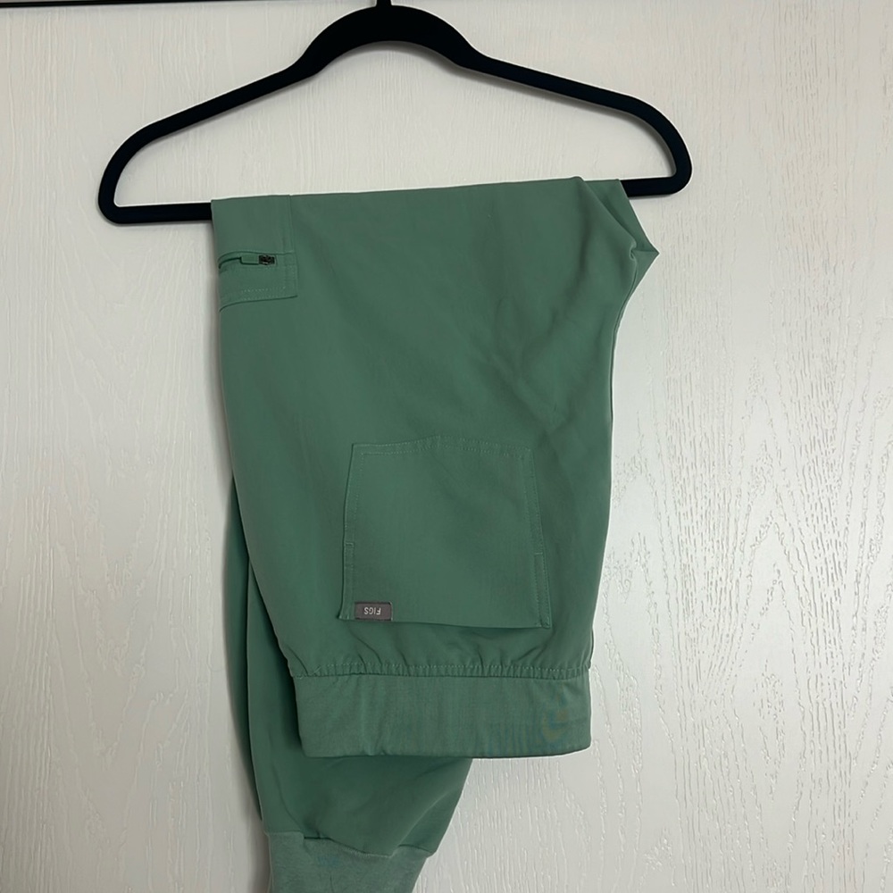 FIGS Zamora Jogger Scrub Pants- Jade
